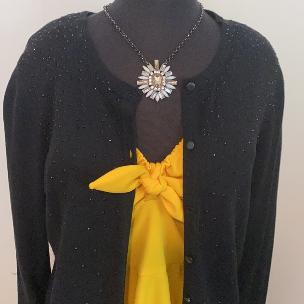 Beautiful black sequin sweater- plus size 🌺